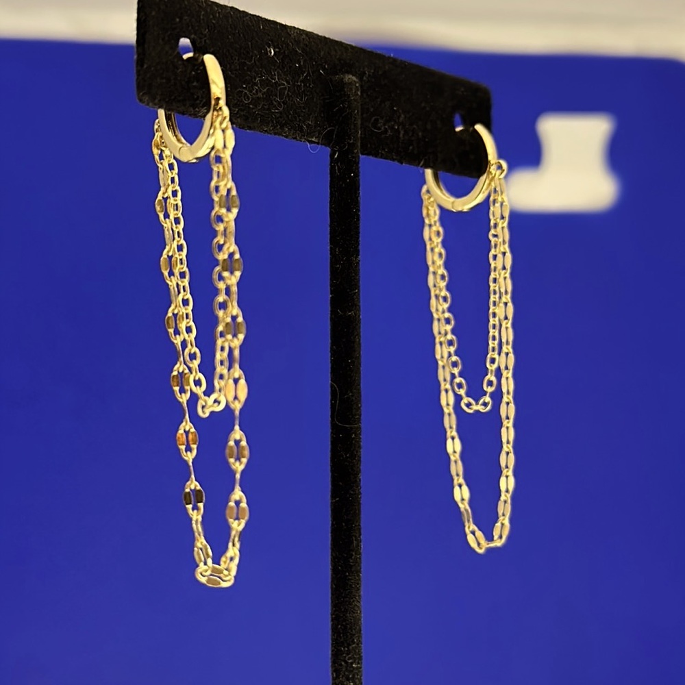 🌻 2/$10.00Double Chain Huggie Earrings🌻